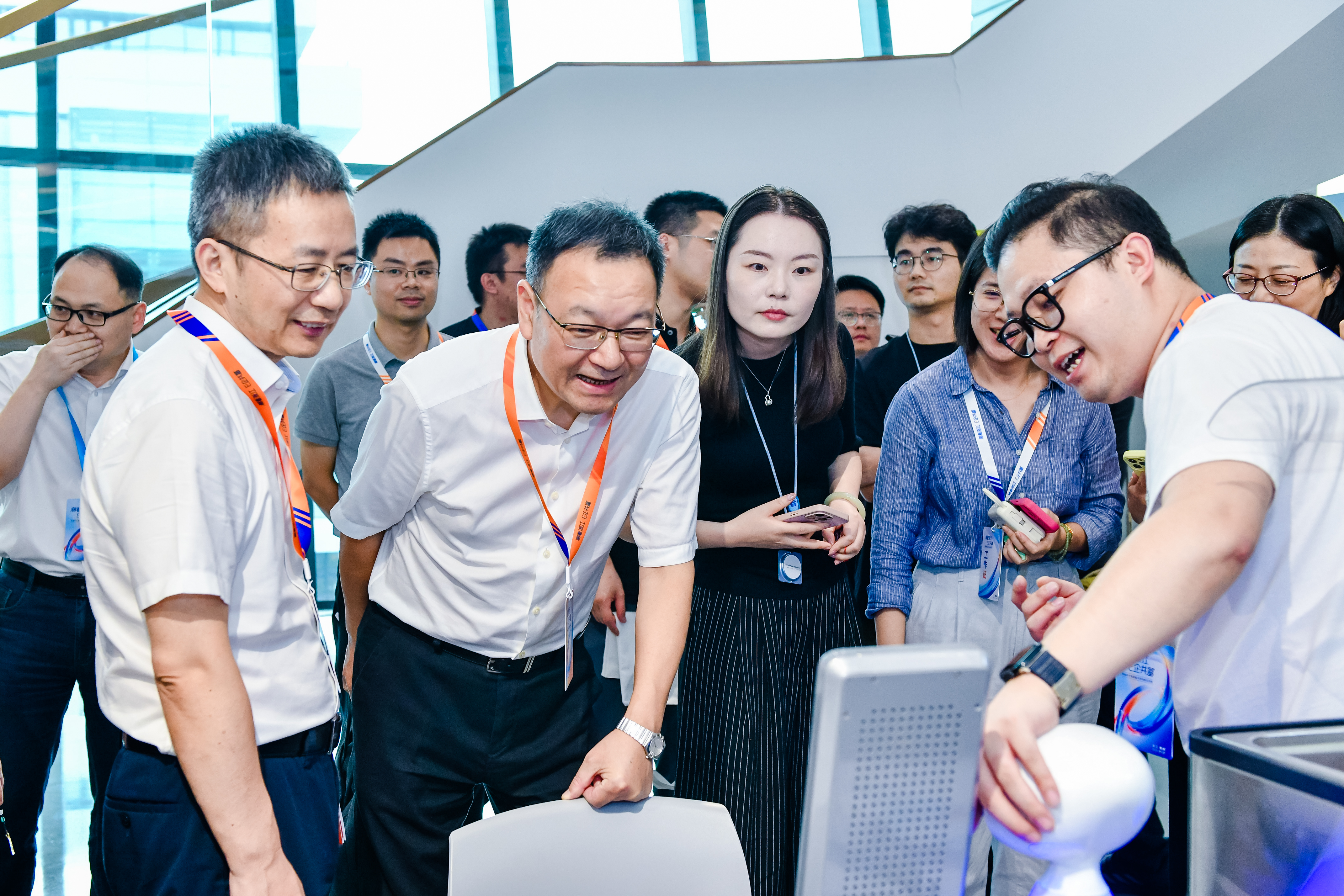云澎科技受蚂蚁集团邀请参展潮看浙江·E企共富 以AI赋能智慧康养